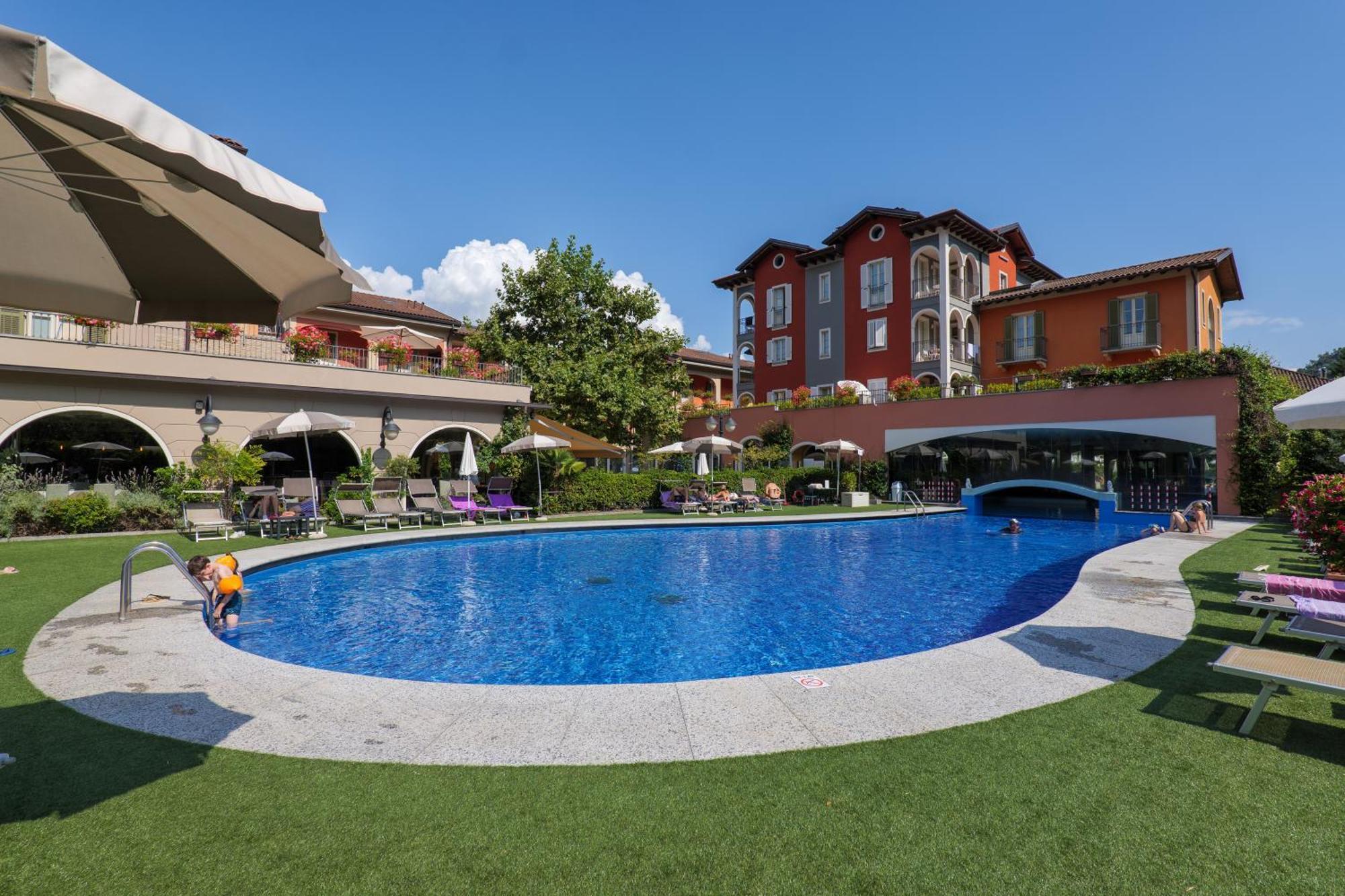 Aquazzurra Resort & Aparthotel Cannobio Exterior photo