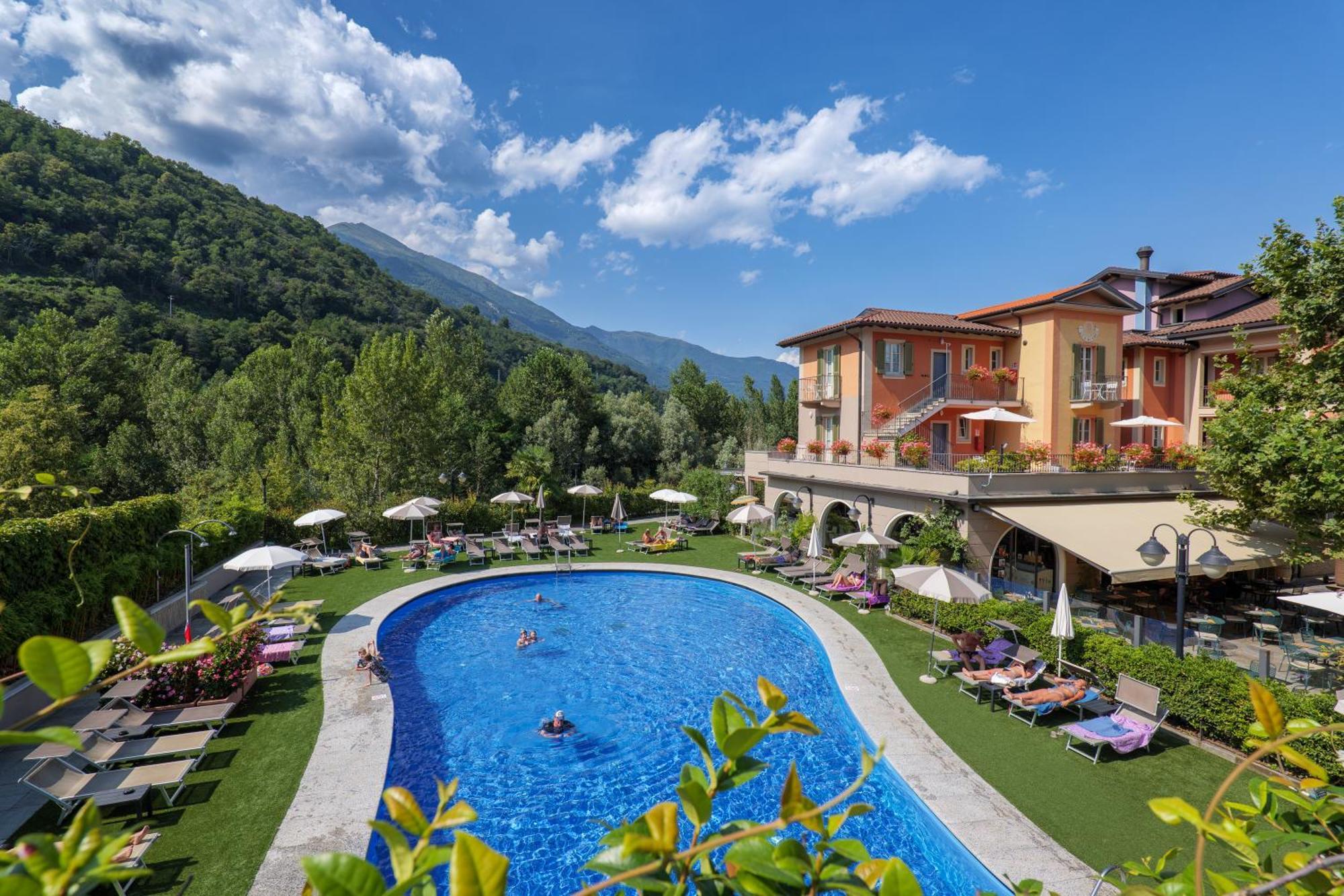 Aquazzurra Resort & Aparthotel Cannobio Exterior photo